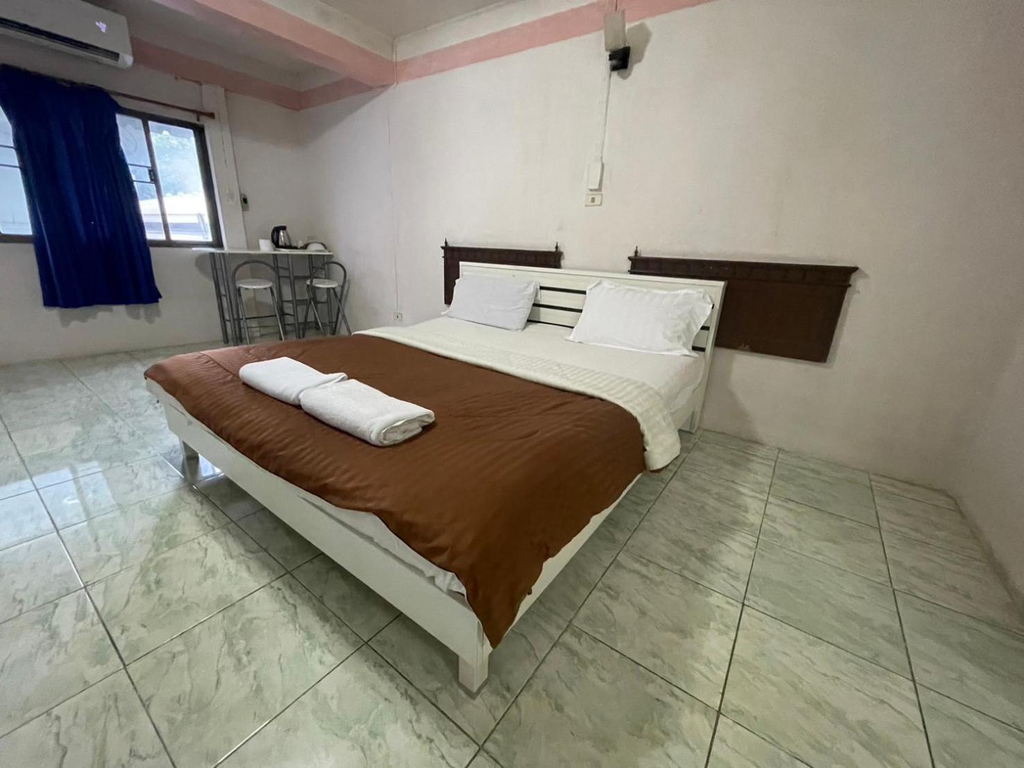 Oyo 75494 President Apartment Pattaya Exterior photo