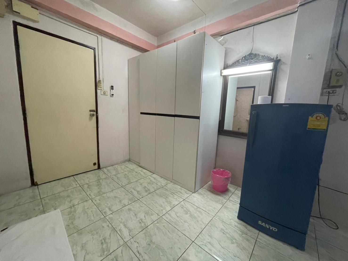 Oyo 75494 President Apartment Pattaya Exterior photo