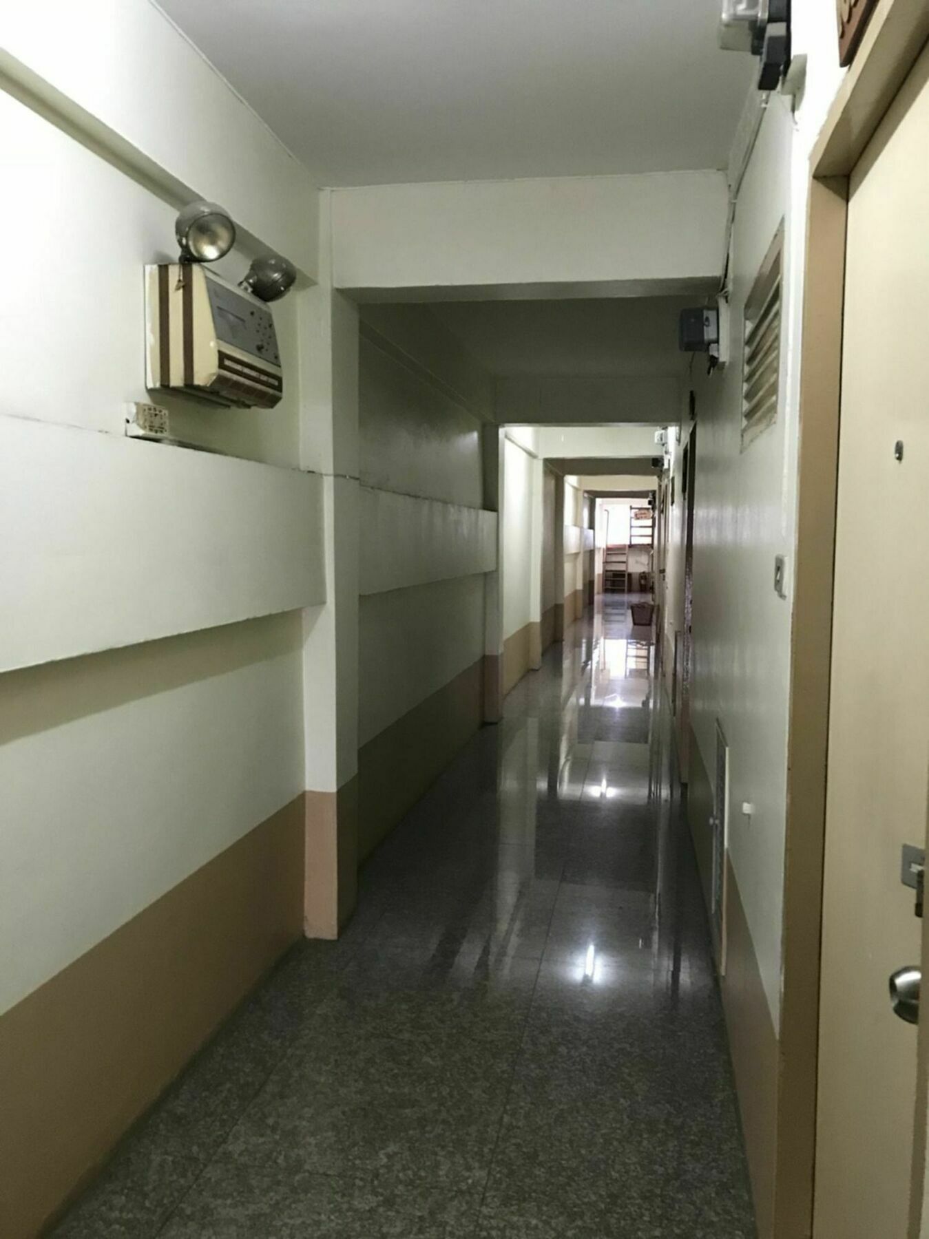 Oyo 75494 President Apartment Pattaya Exterior photo